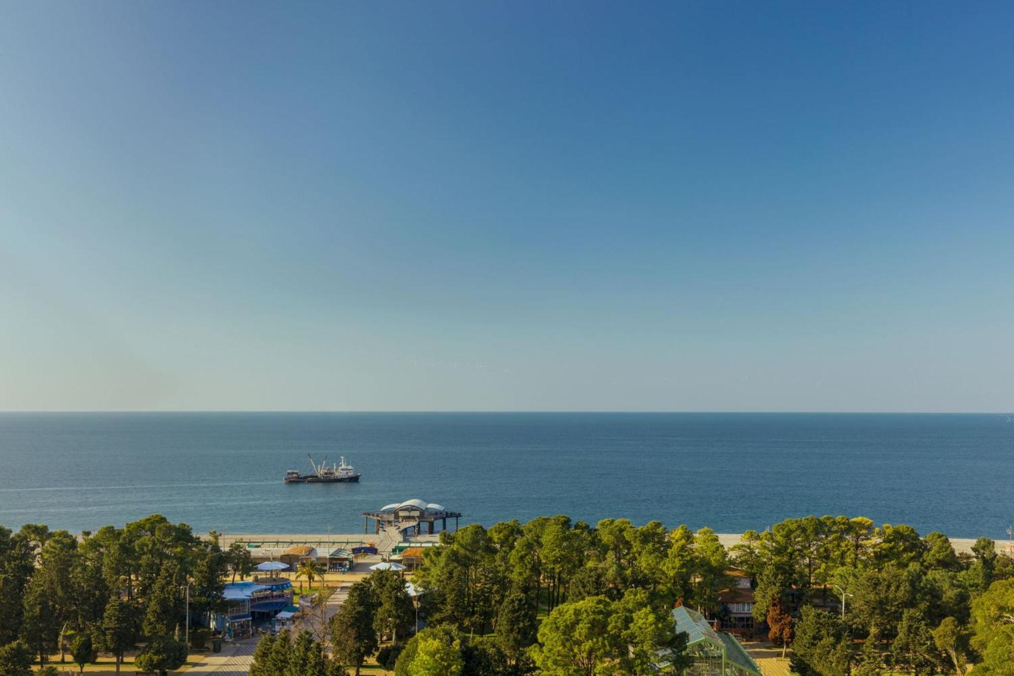 Le Meridien Batumi Exterior photo